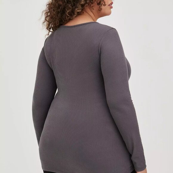 Torrid Cinch Front Top Rib Slate Ribbed Longline Charcoal V-Neck Stretch Tee - Picture 3 of 15